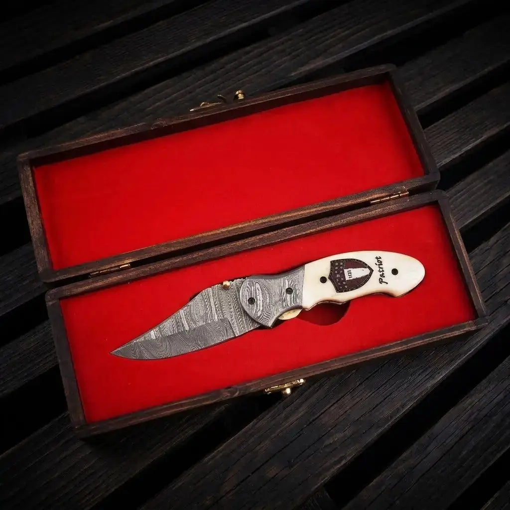 Classic Damascus Steel Folding Pocket Knife – Handmade EDC Knife Lycan Handmade Style